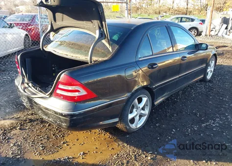 2006 Mercedes-Benz C 230 Sport from USA, damaged, VIN WDBRF52H36A843486